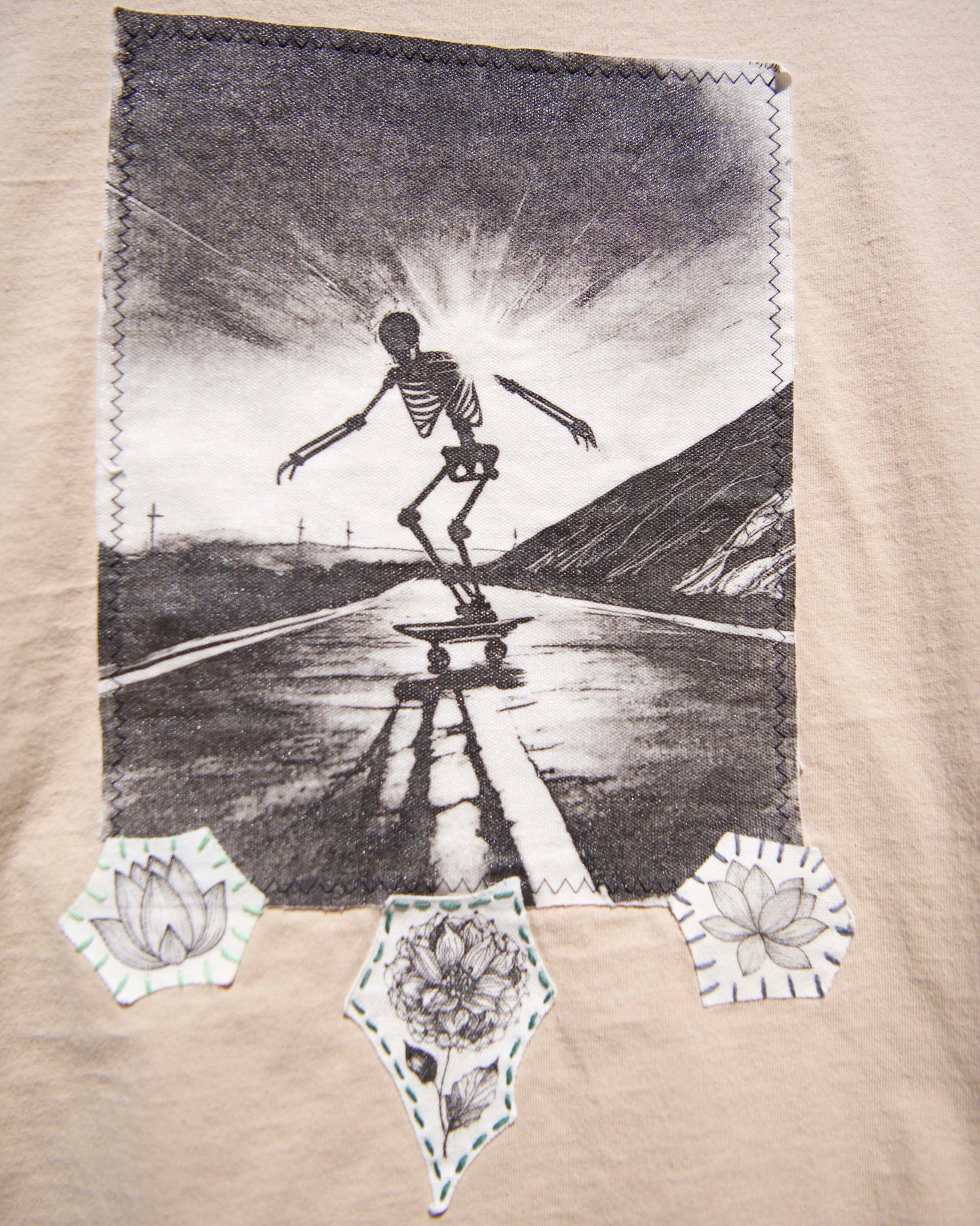 skull skater tee